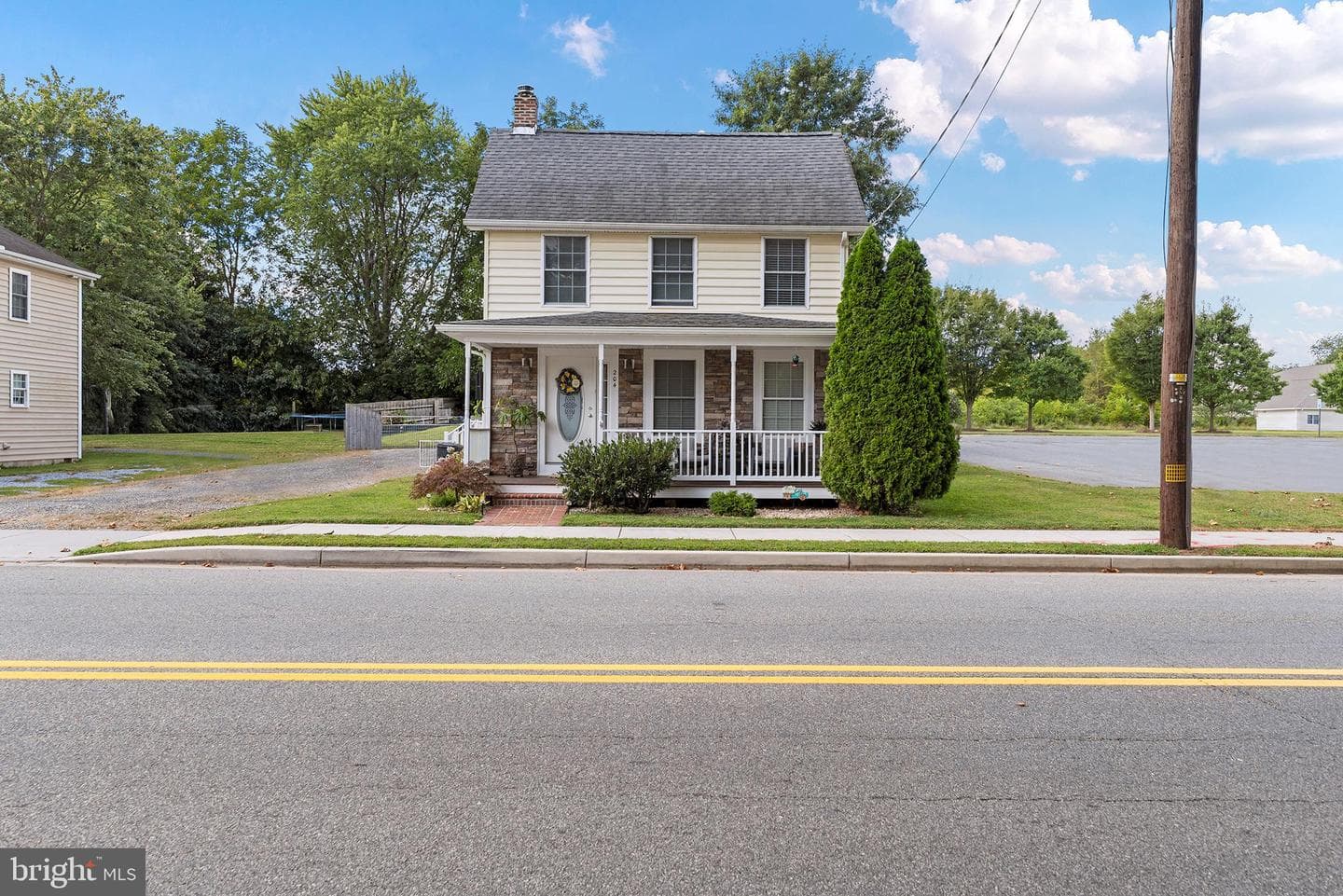 204 Church Street S photo 1