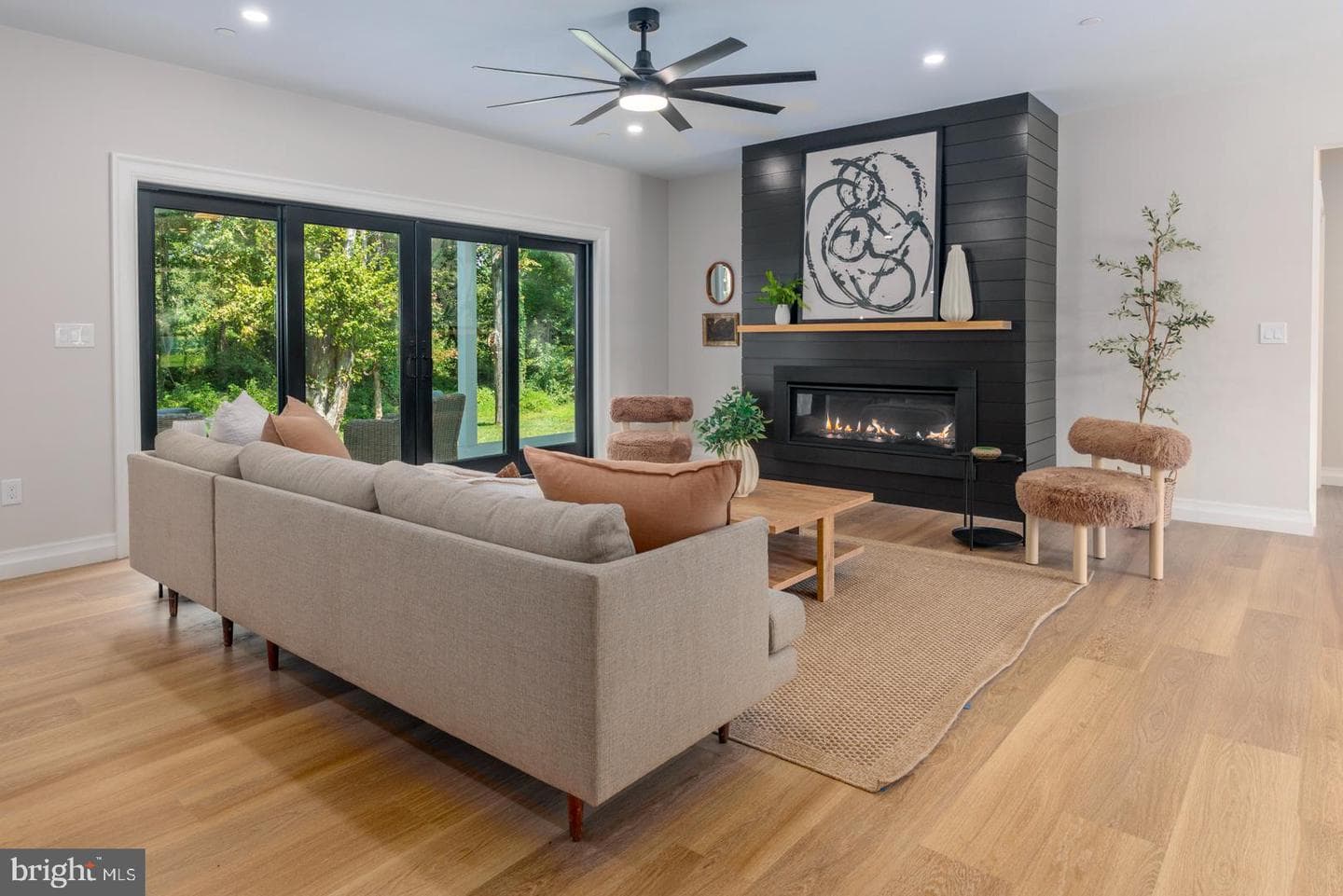 208 Tower Drive photo 10