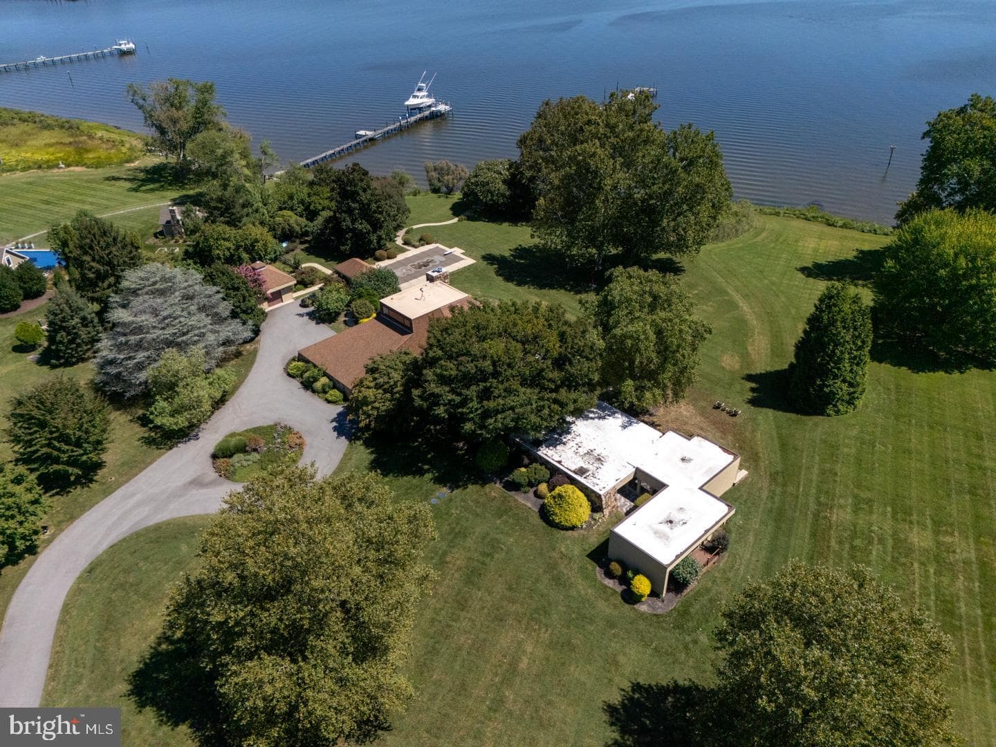 3207 Bennett Point Road photo 3