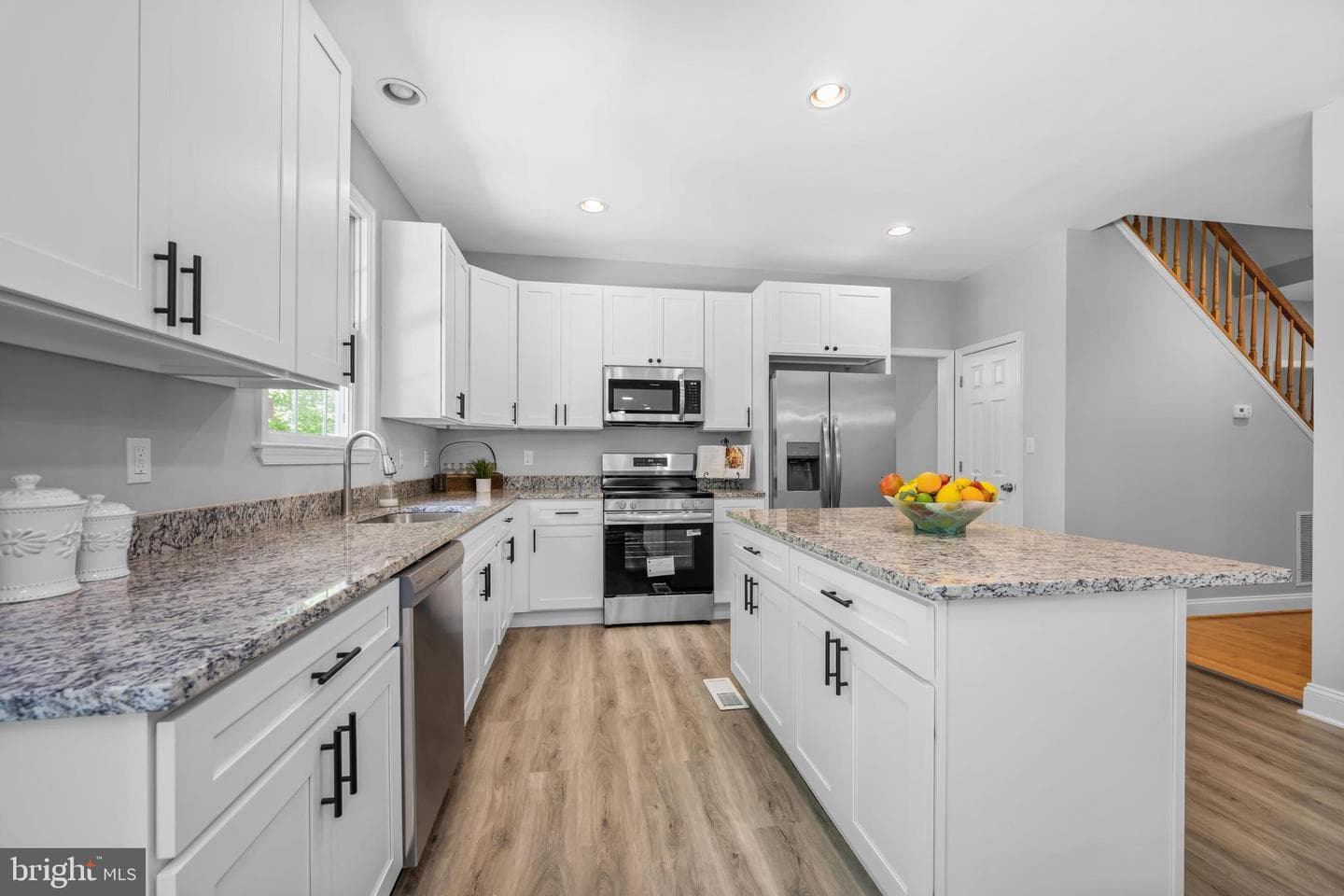 1000 Chesapeake Drive photo 2