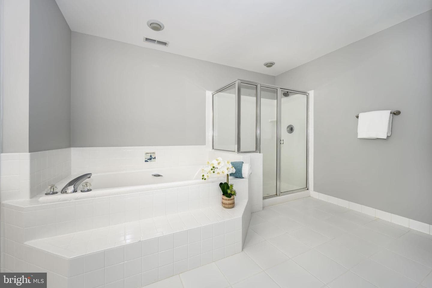 1000 Chesapeake Drive photo 28