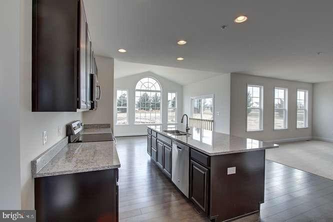 325 Twin Meadows Farm Lane photo 4