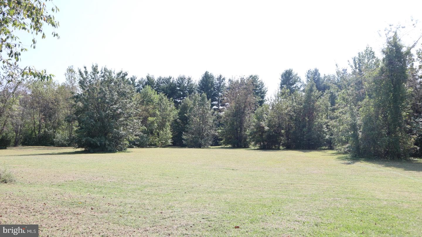 2010 McGinnes Road photo 18
