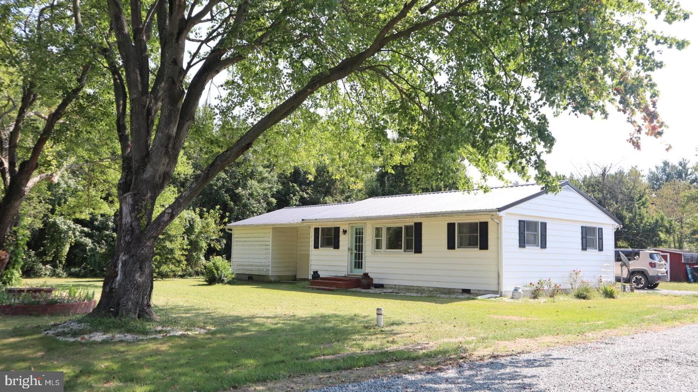 2010 McGinnes Road photo 2