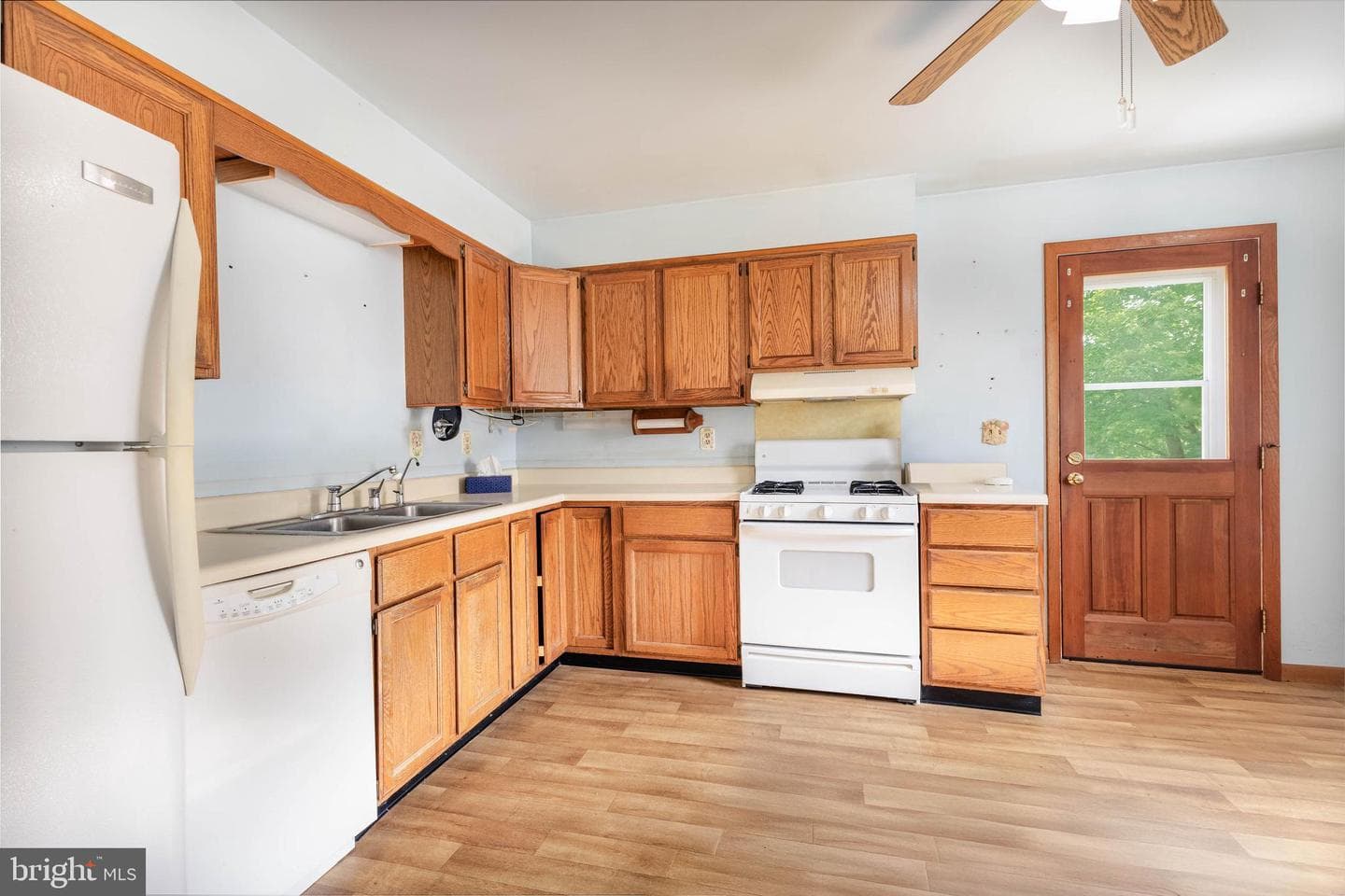 125 Price Street photo 19