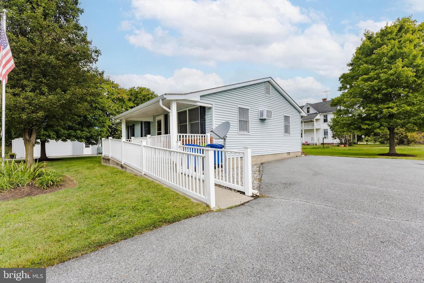 125 Price Street photo 3