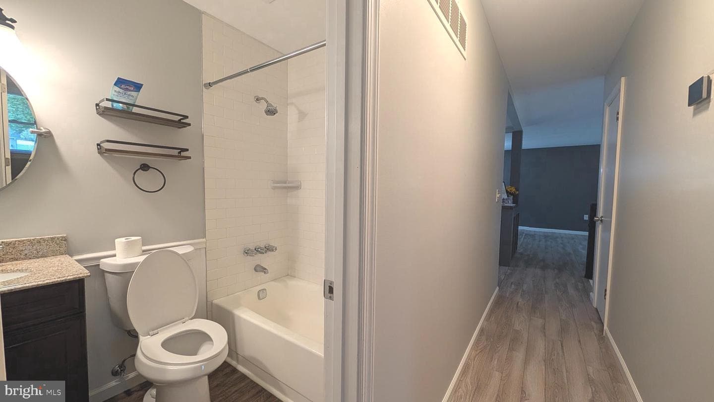 922 Petinot Place photo 27