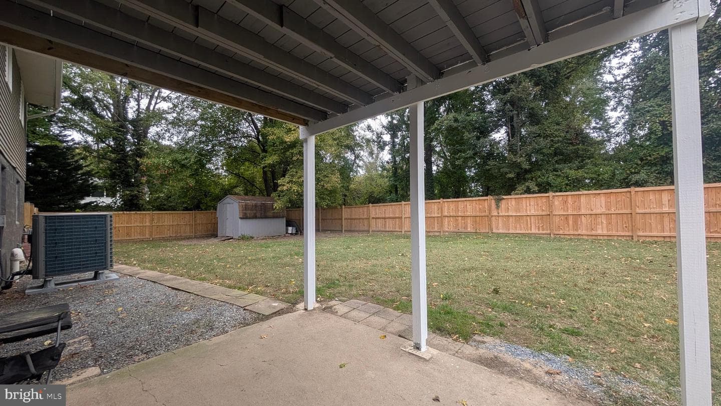 922 Petinot Place photo 39