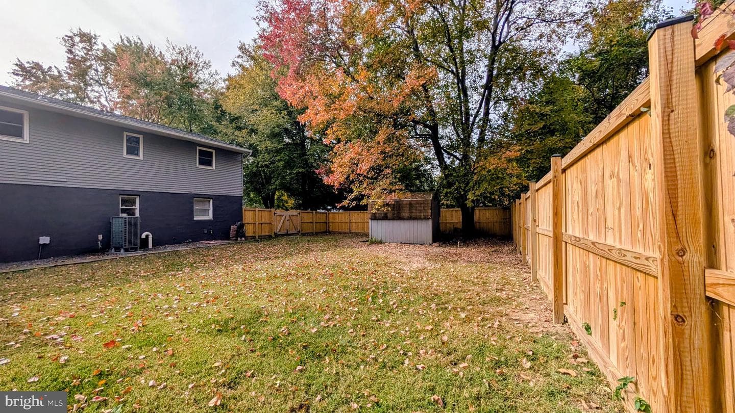 922 Petinot Place photo 46