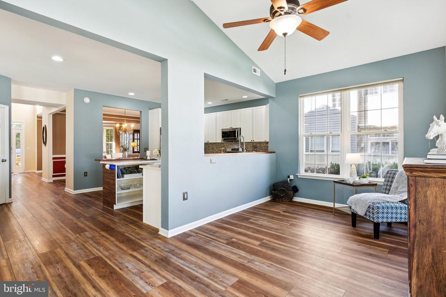 480 Web Foot Lane photo 11