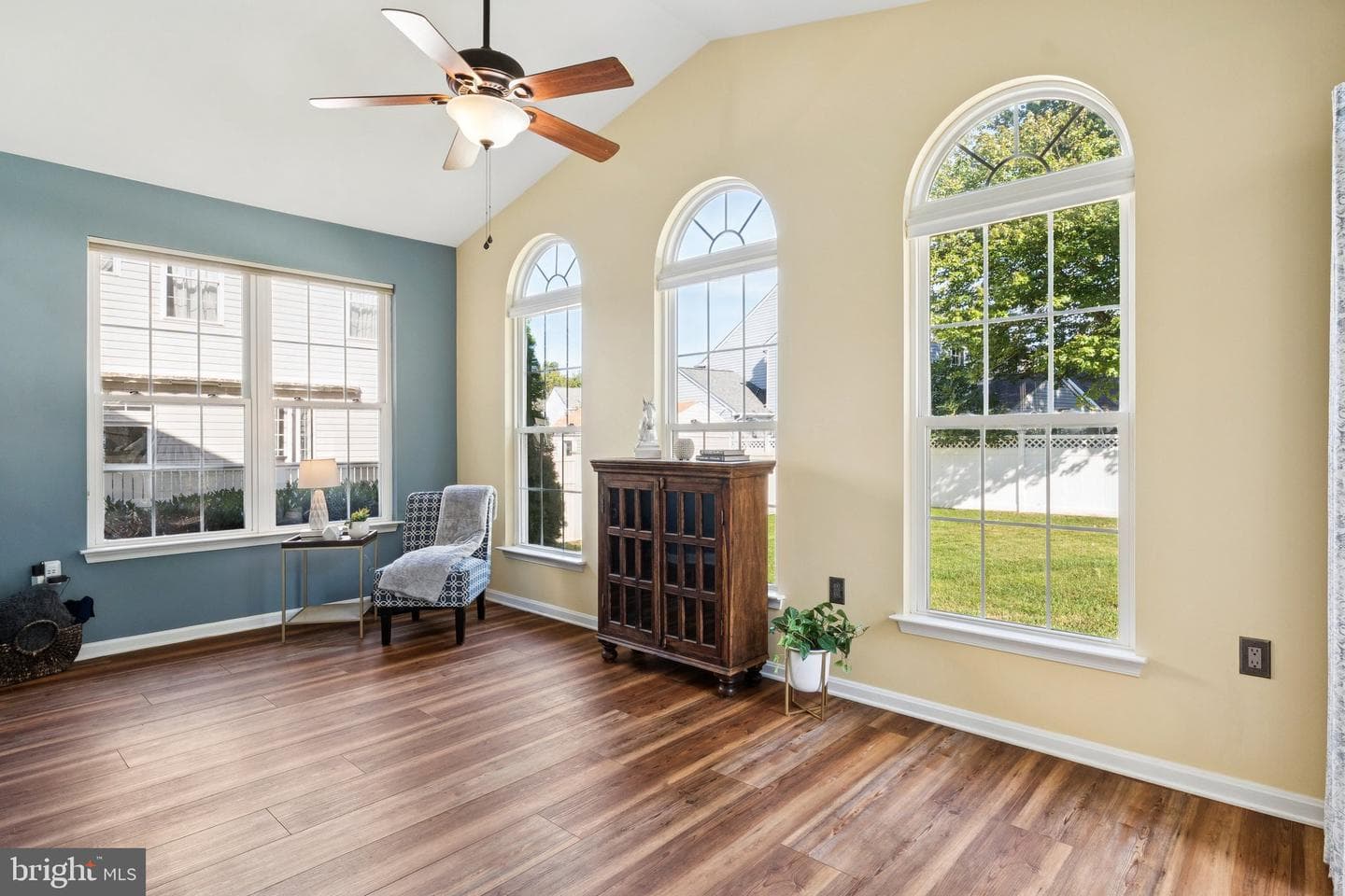 480 Web Foot Lane photo 9