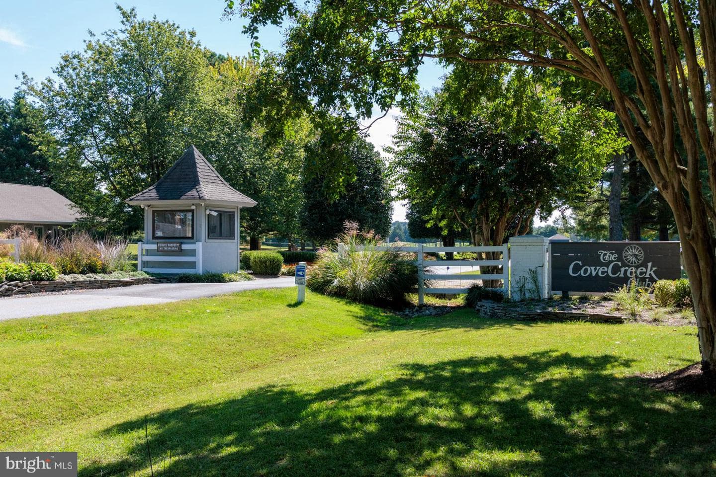 102 Golf Court photo 31