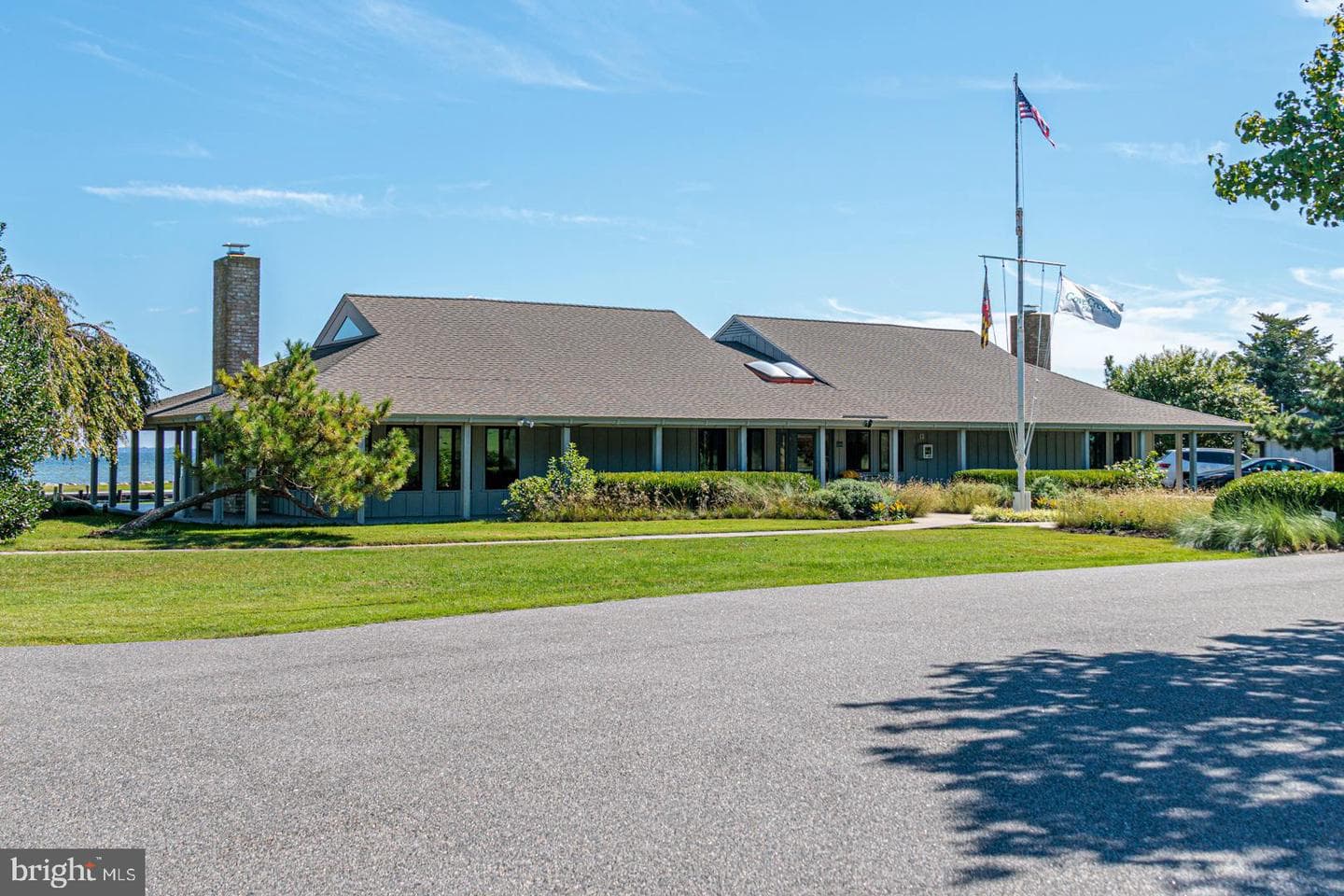 102 Golf Court photo 34