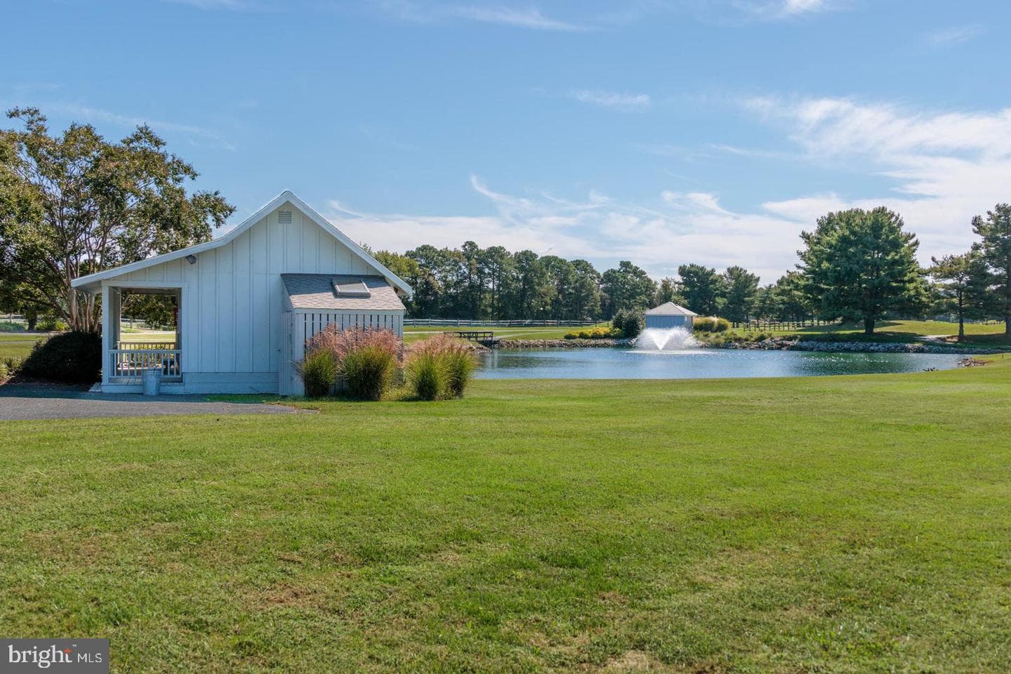 102 Golf Court photo 36