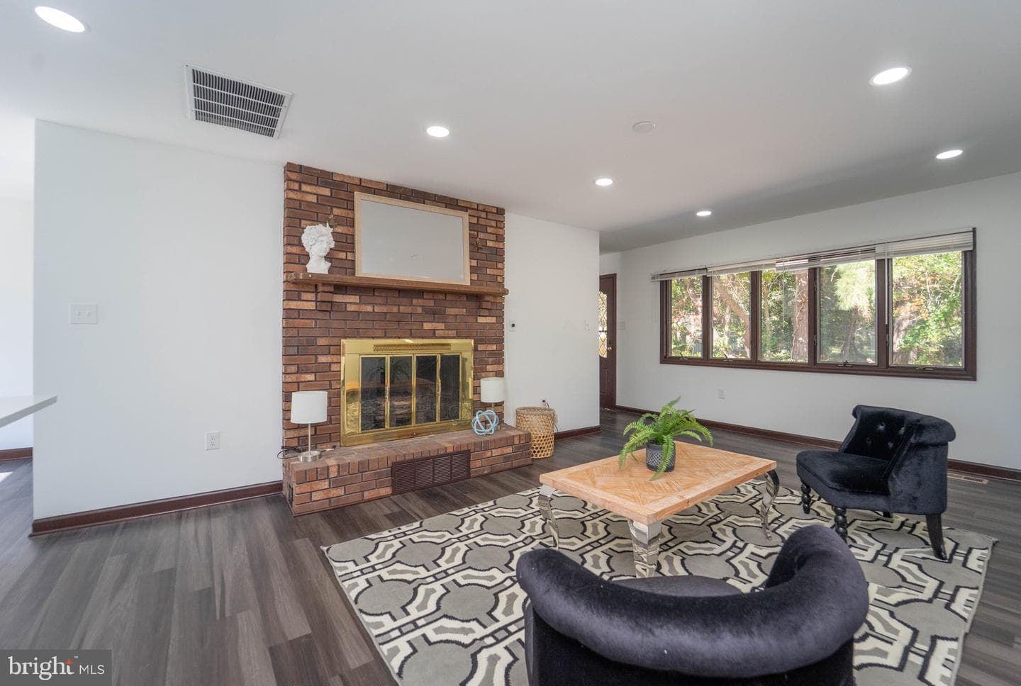 210 Pennick Drive photo 3