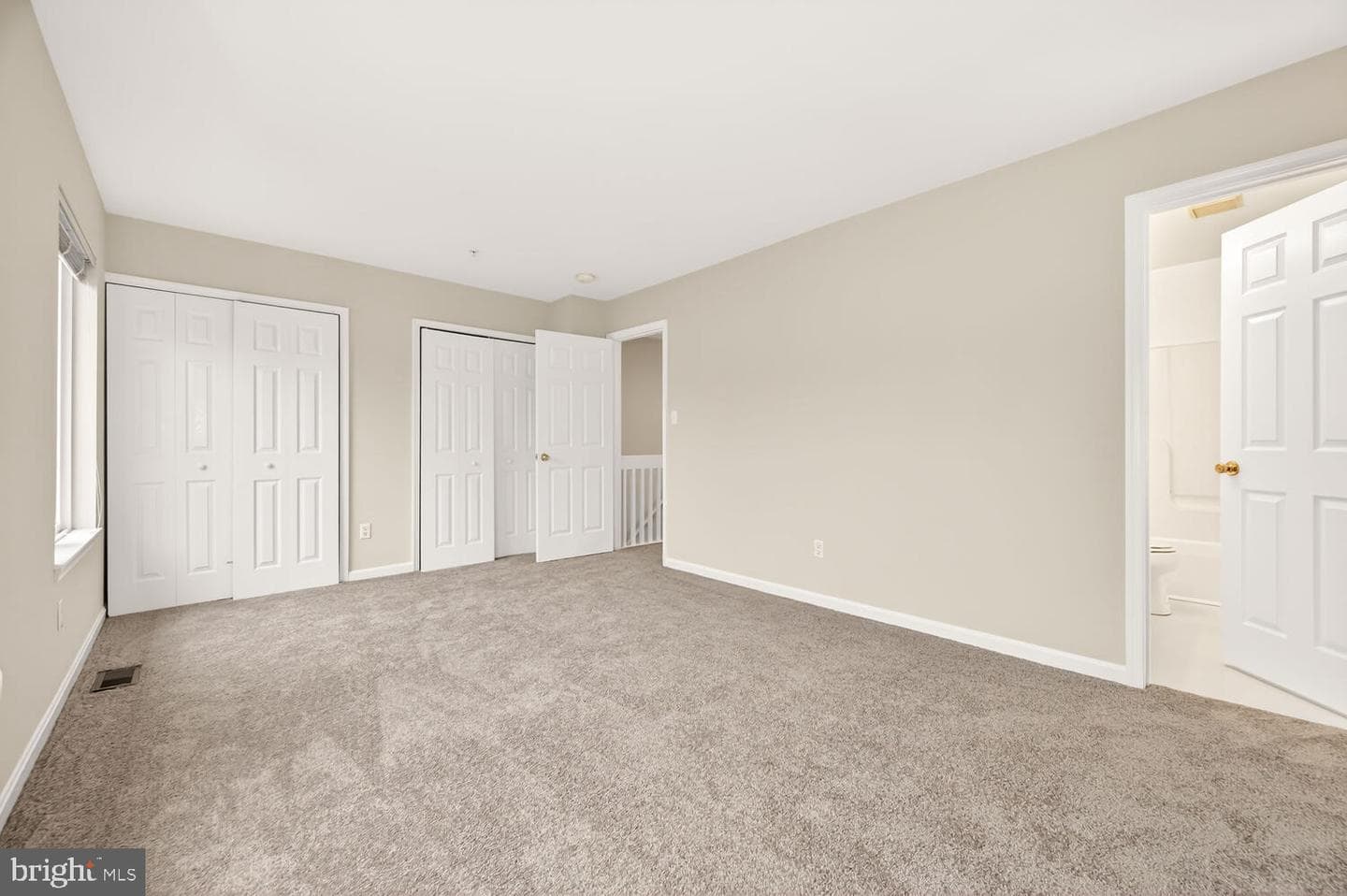 54 Queen Caroline Court photo 16