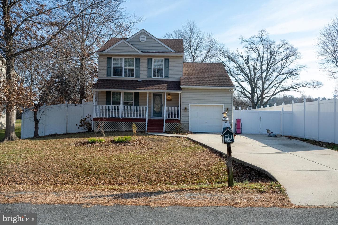 423 Victoria Way photo 2