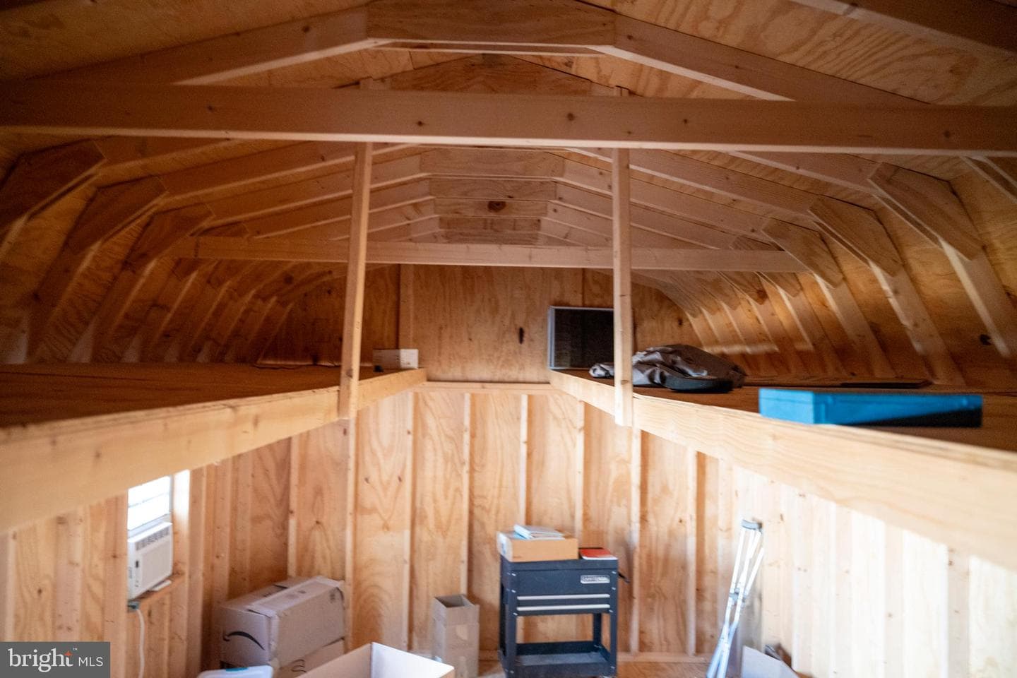 423 Victoria Way photo 24