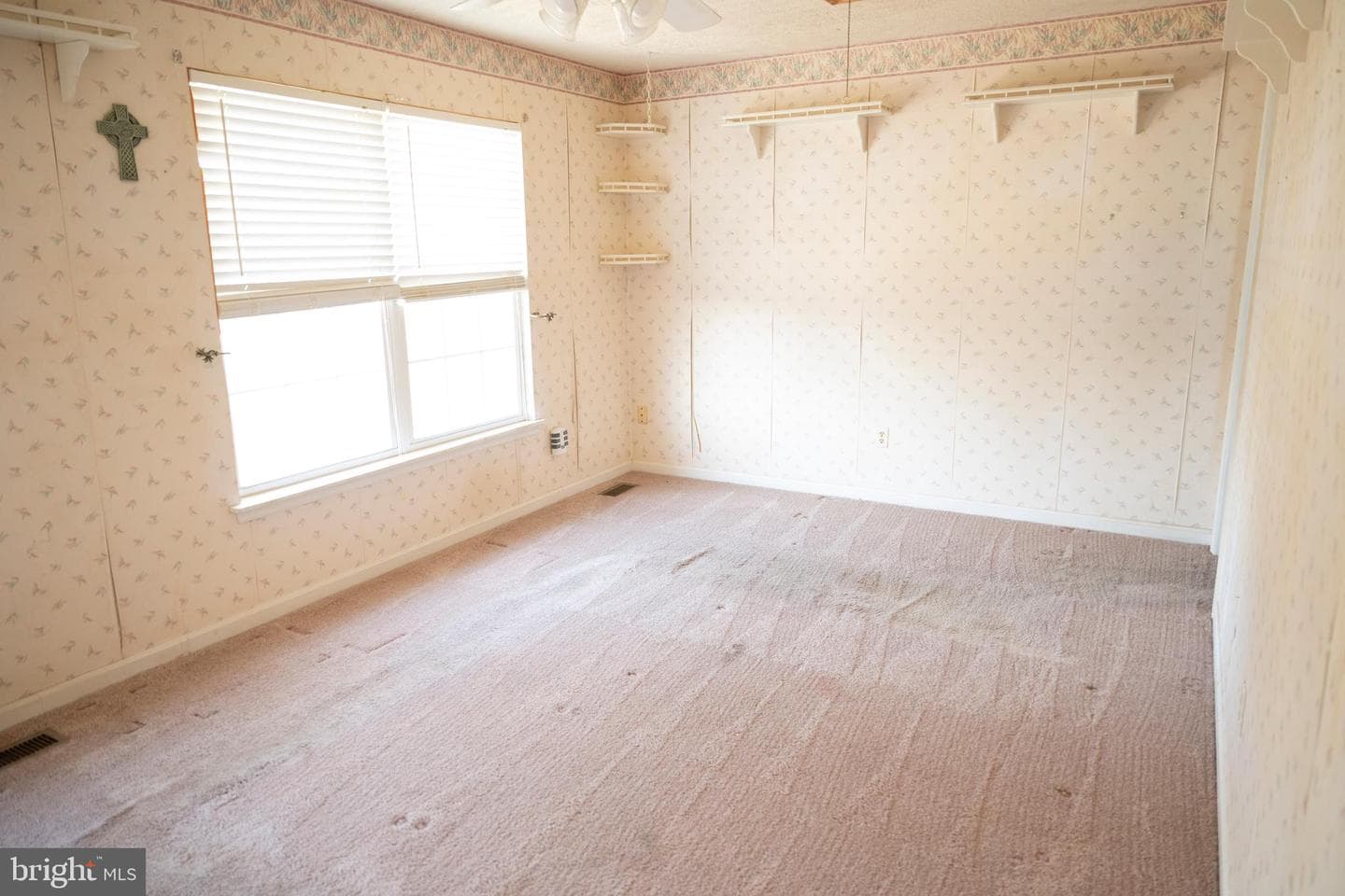 423 Victoria Way photo 35