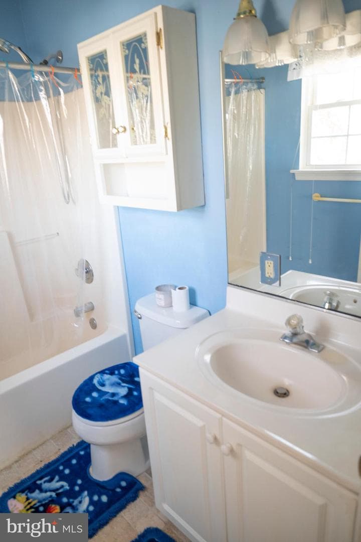 423 Victoria Way photo 37