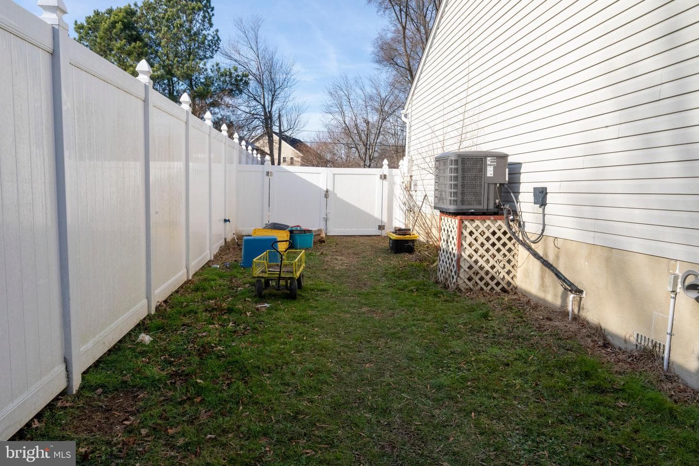 423 Victoria Way photo 47