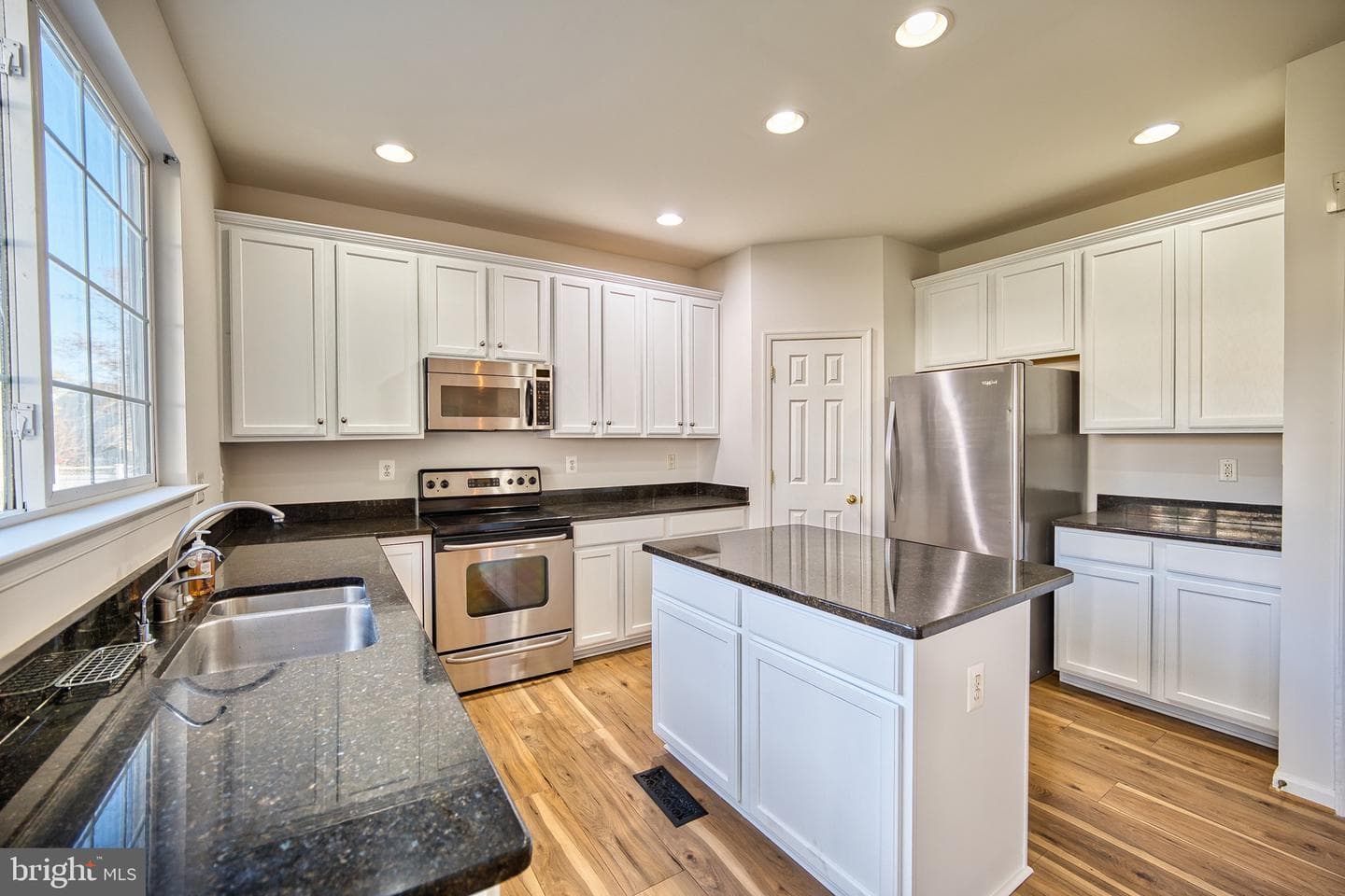 120 Brook Knoll Way photo 14