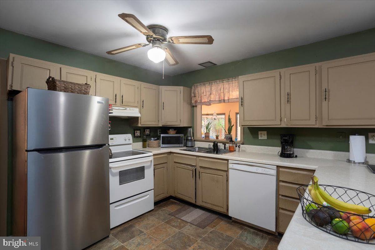 121 Primrose Road photo 11