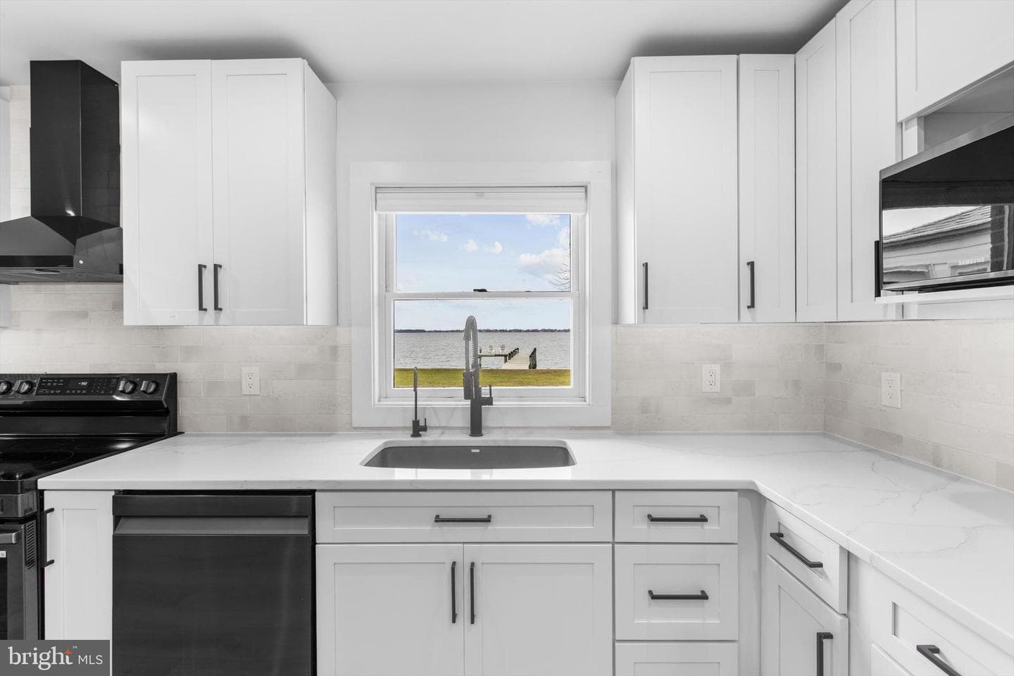 1704 Bayside Drive photo 9