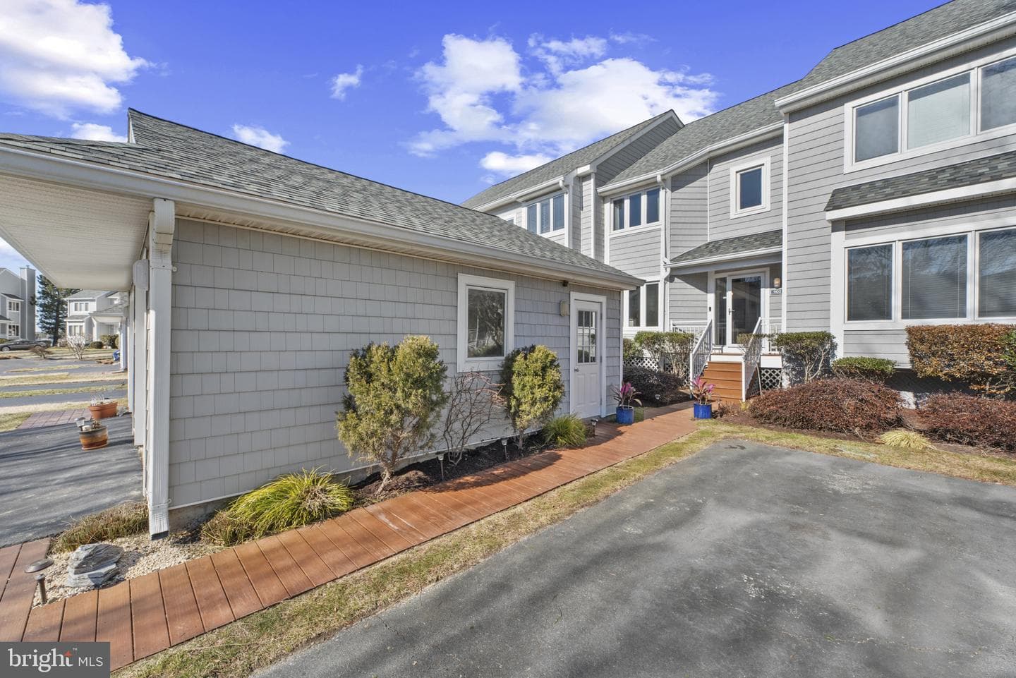 902 Oyster Cove Drive photo 4