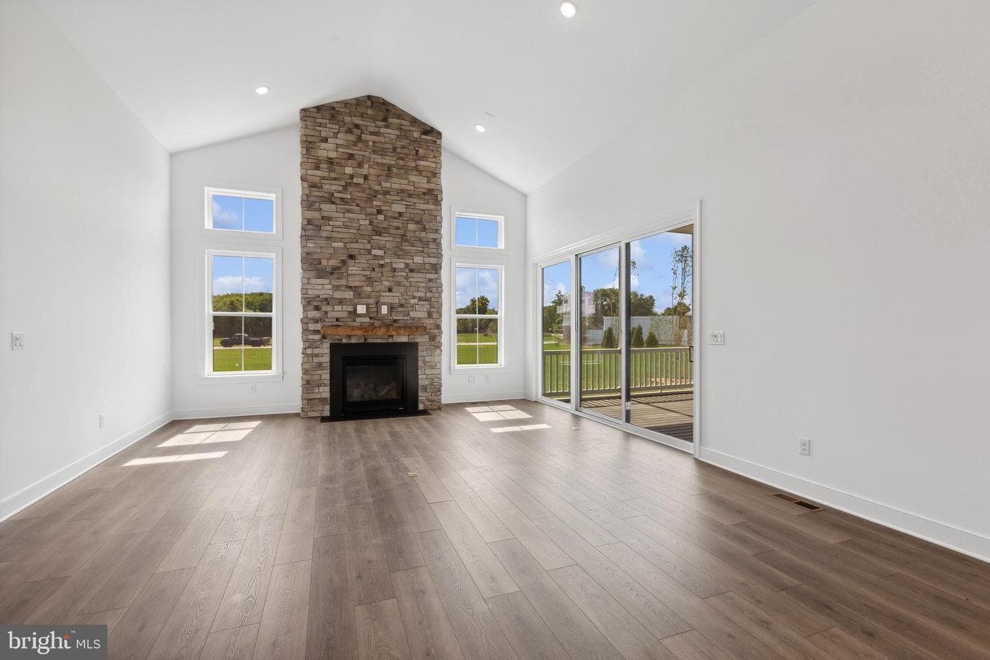 311 Kingfisher Lane photo 3