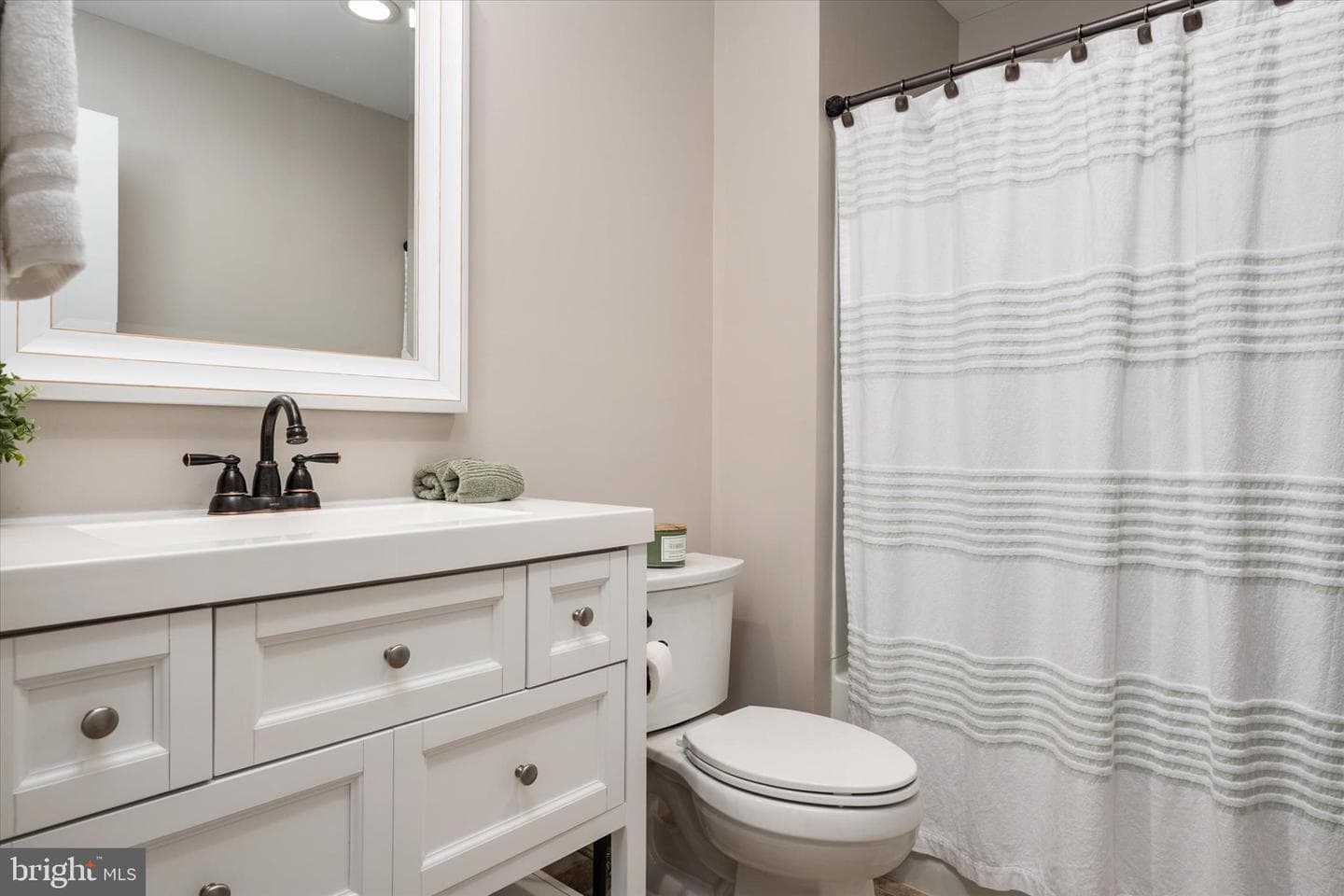 111 Bay View photo 40