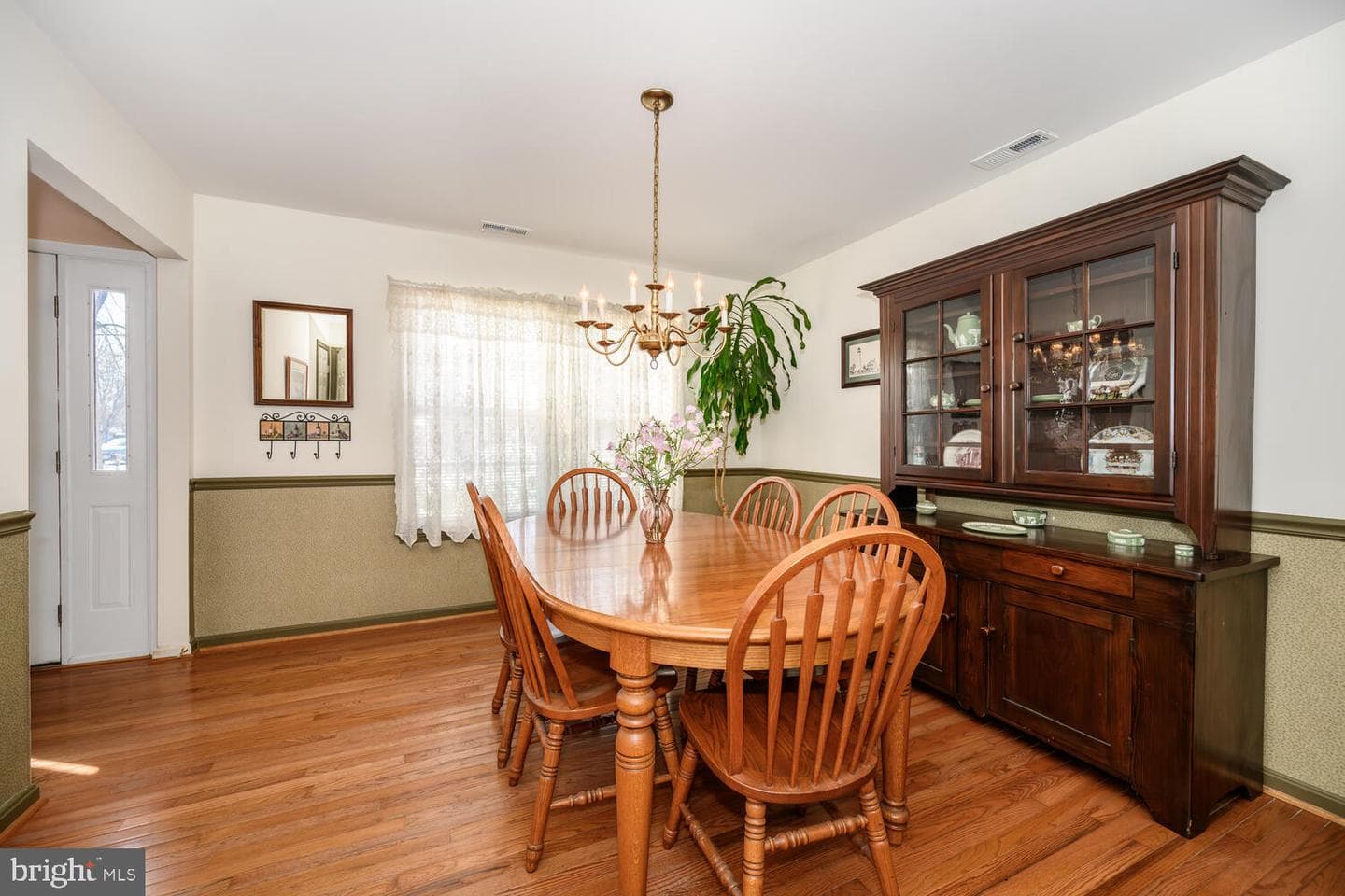 808 Cloverfields Drive photo 10