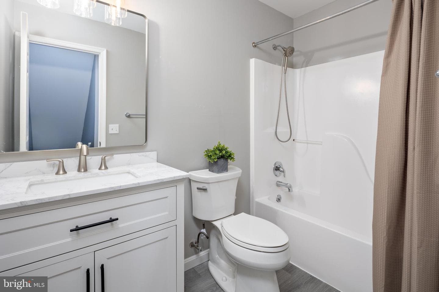 421 Victoria Way photo 30