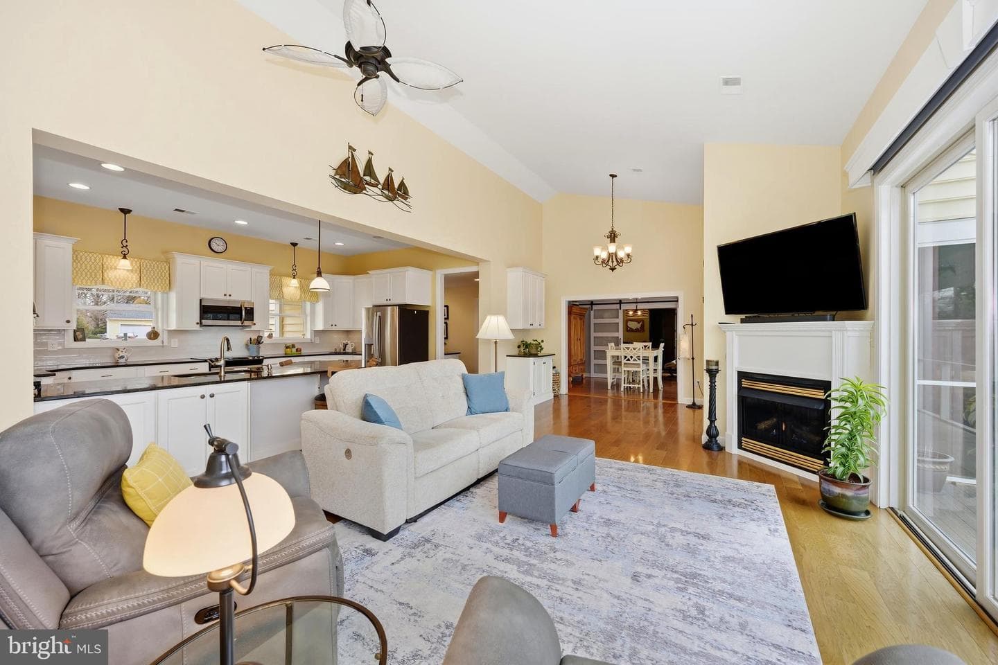 108 Holly Court photo 3