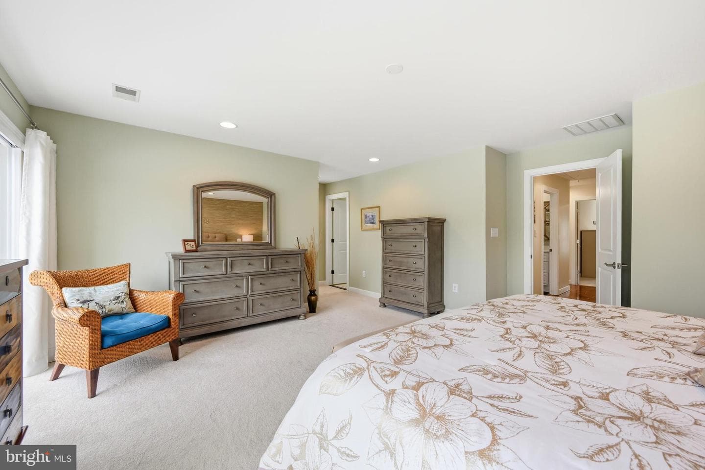 108 Holly Court photo 34