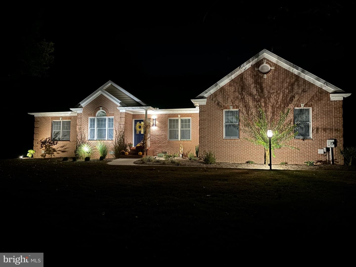 19 Prospect Bay Drive W photo 4