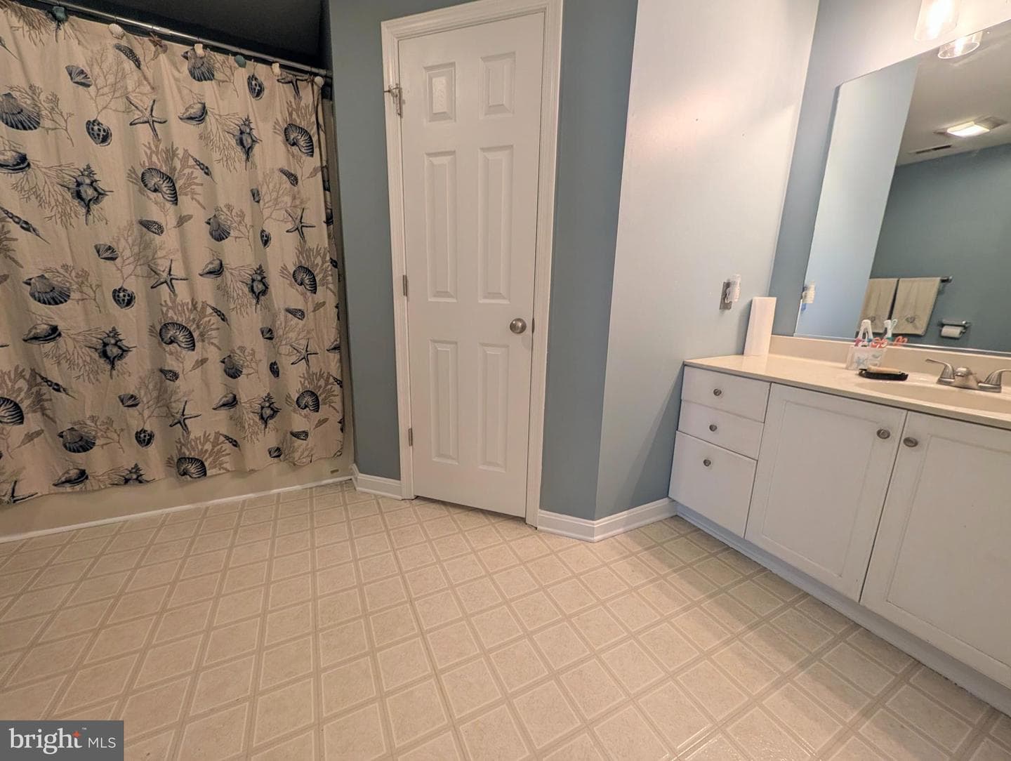 704 Cloverfields Drive photo 13