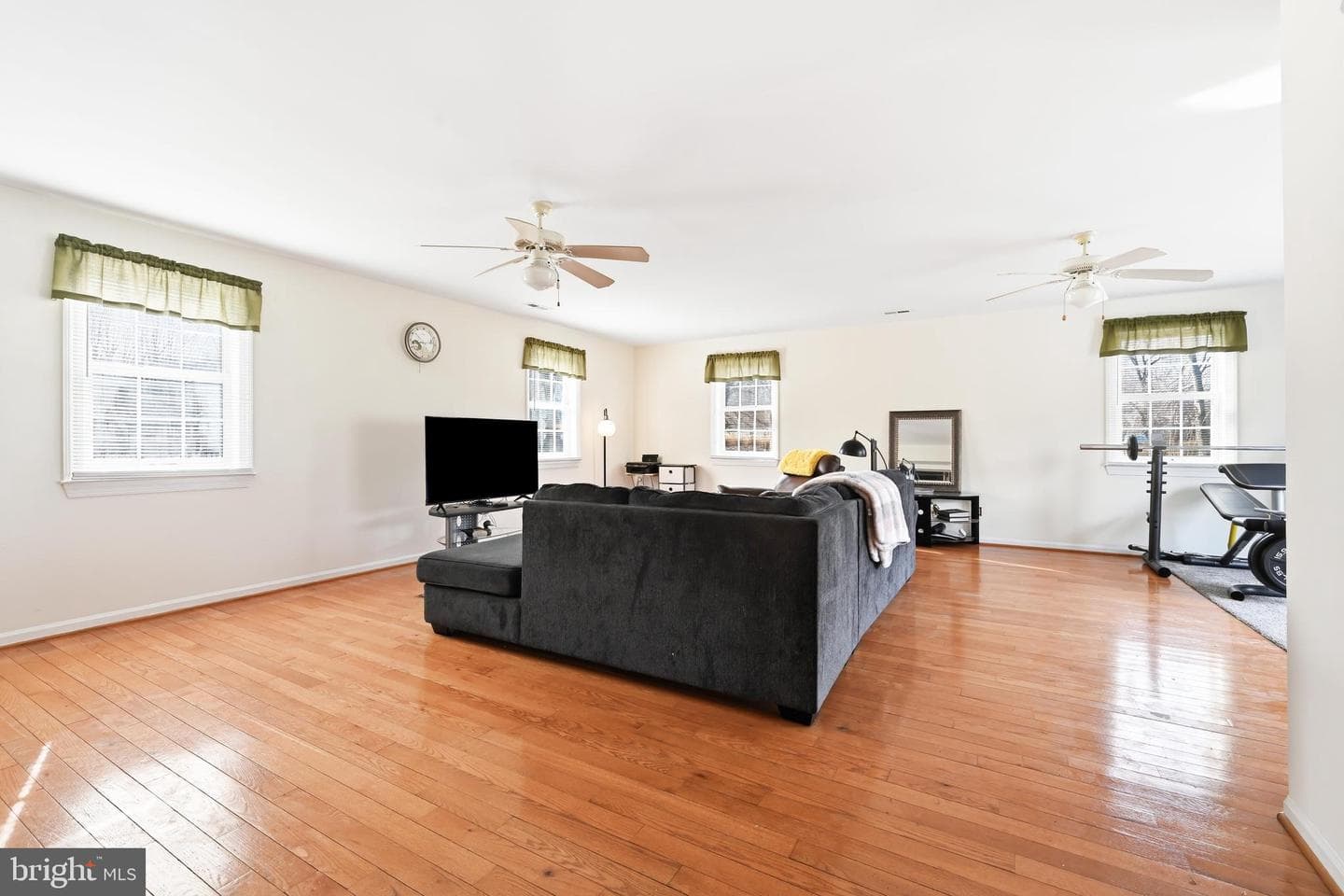 1150 Little Creek Road photo 2