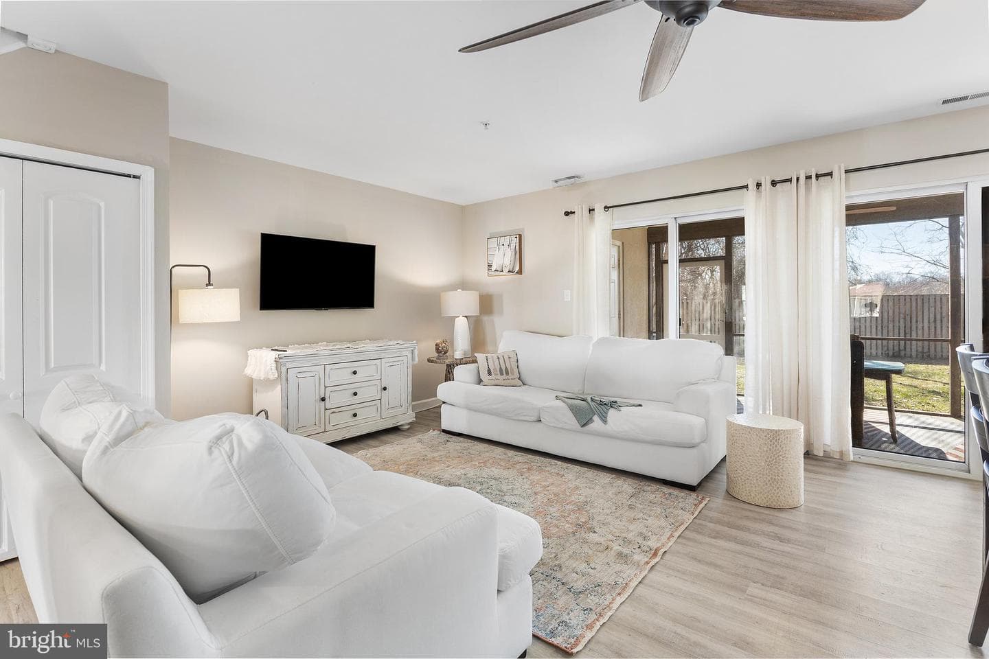 54 Queen Caroline Court photo 18