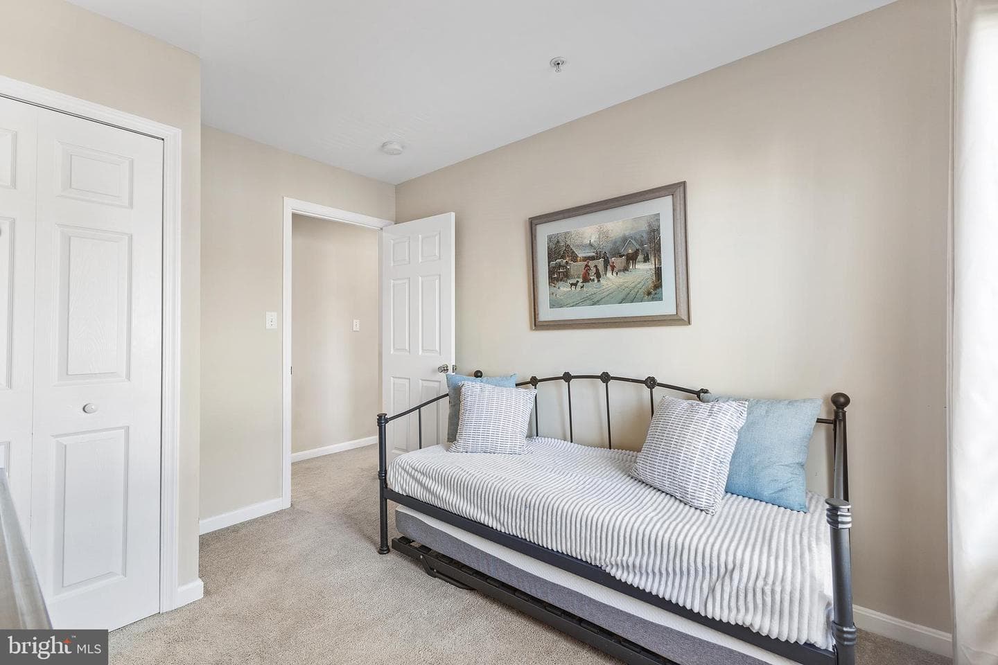 54 Queen Caroline Court photo 35
