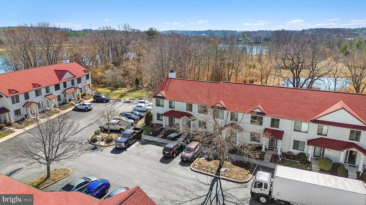 54 Queen Caroline Court photo 45
