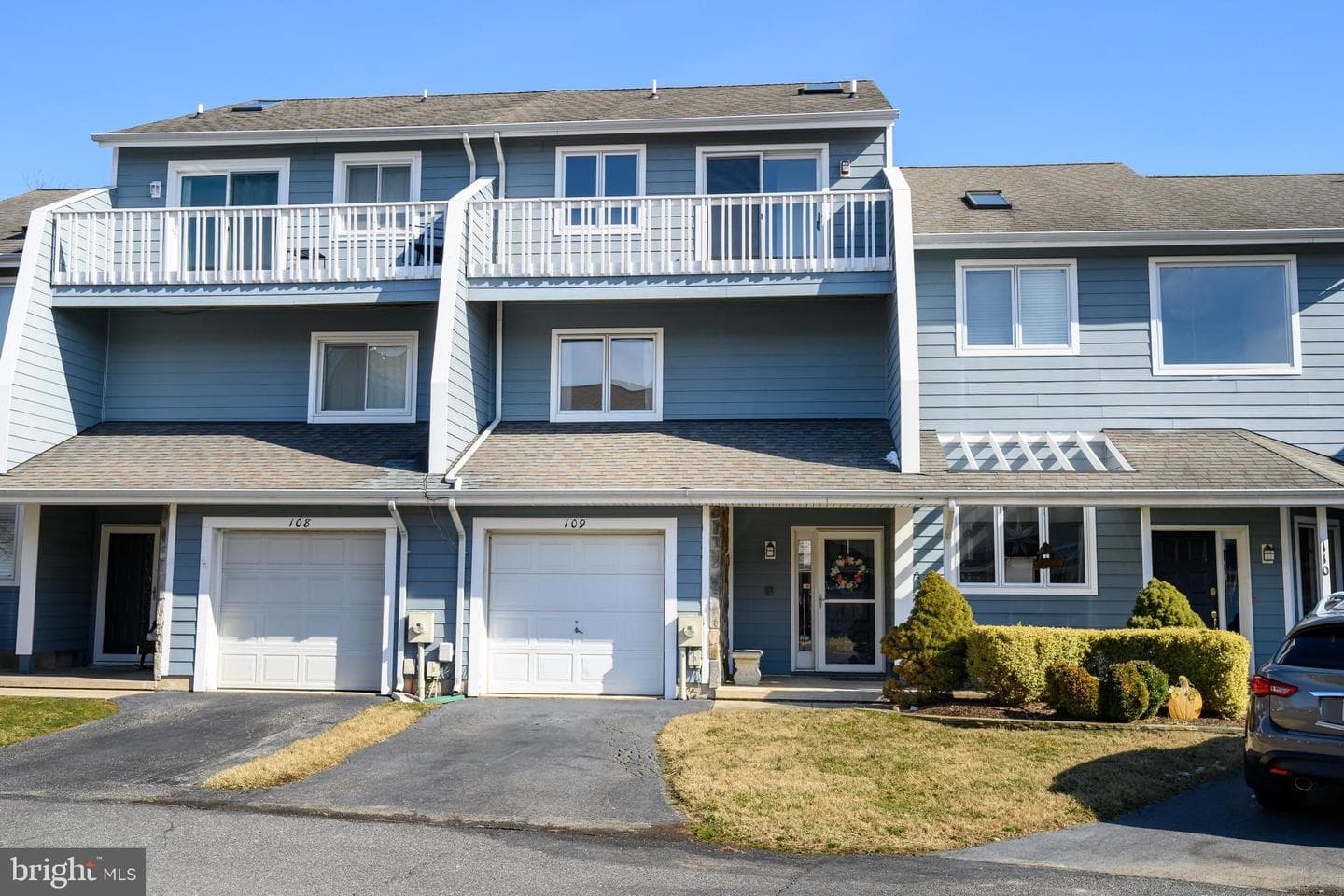 109 Bayview photo 37