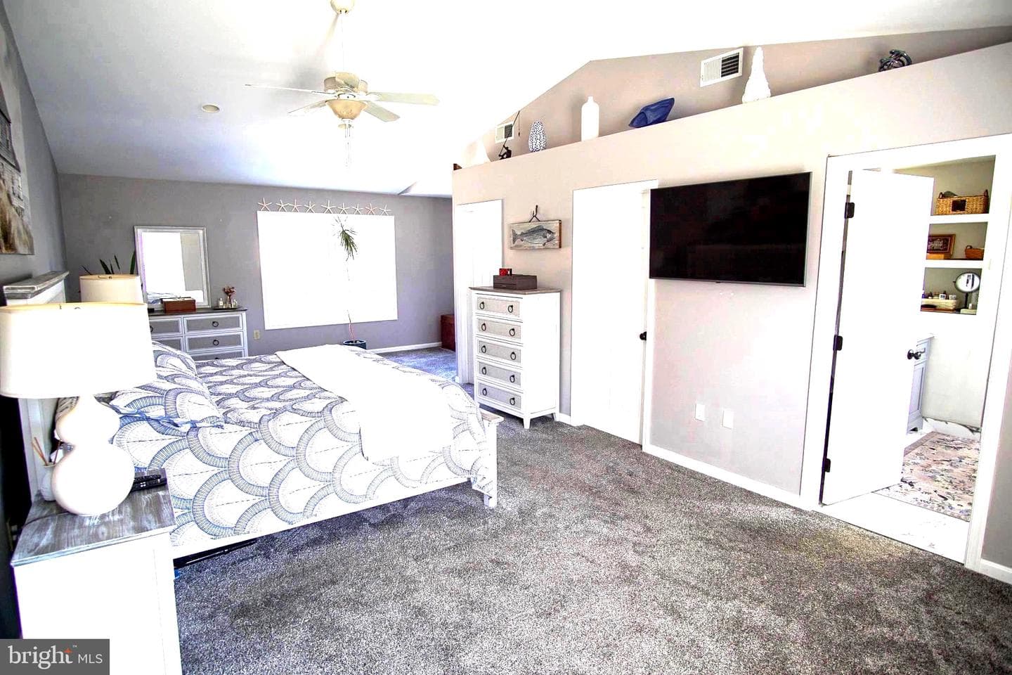 906 Petinot Place photo 17