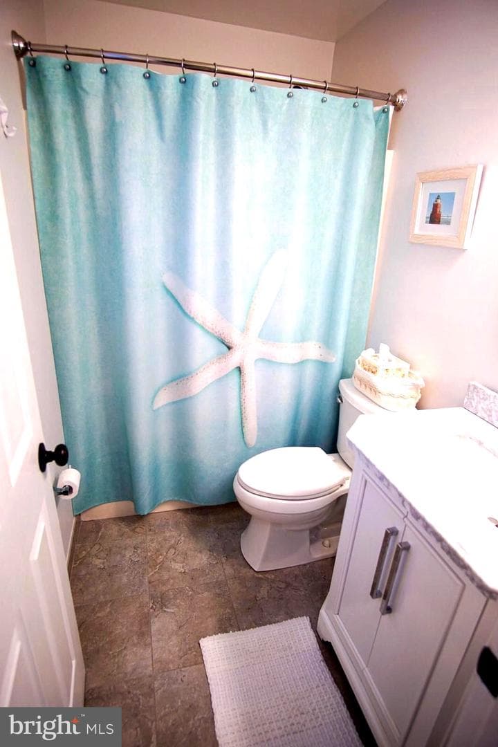 906 Petinot Place photo 28