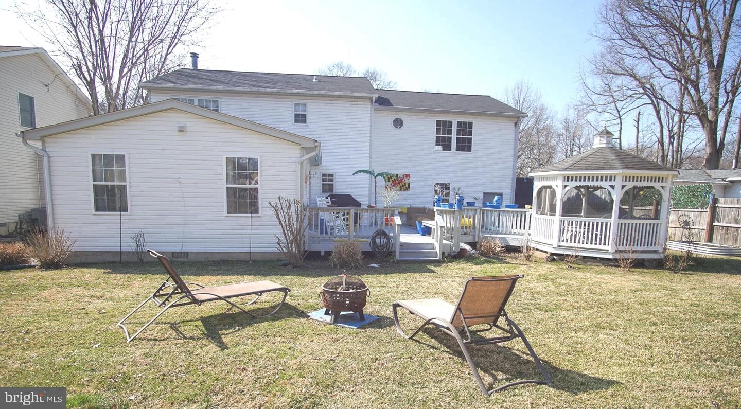 906 Petinot Place photo 37