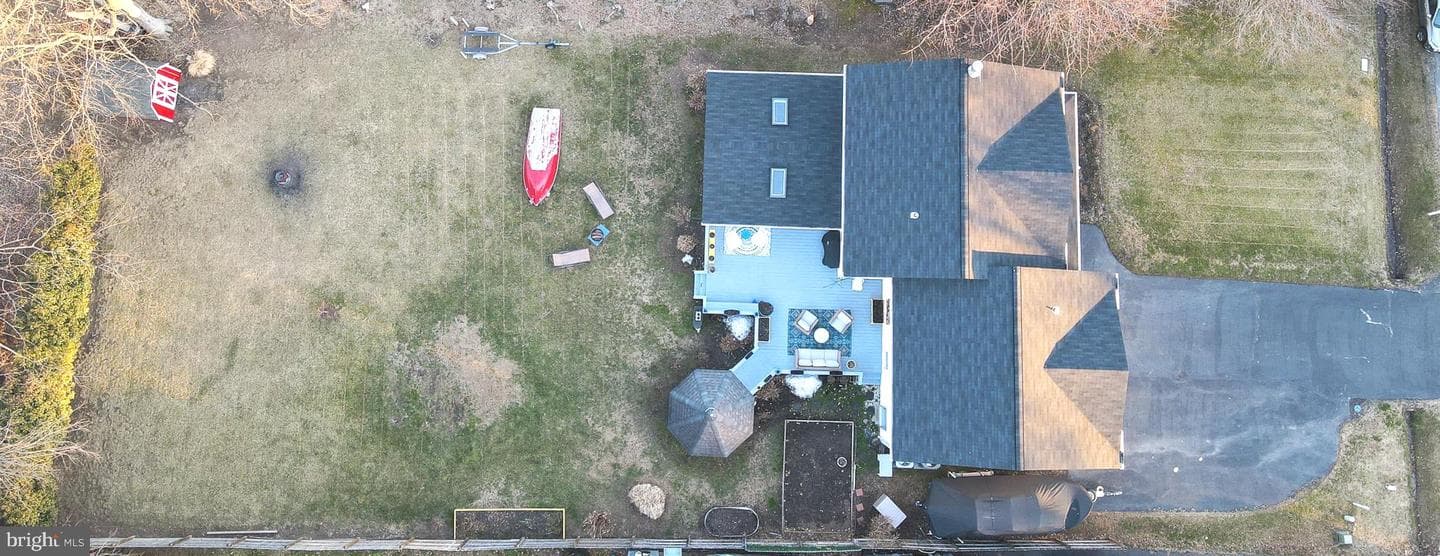 906 Petinot Place photo 40