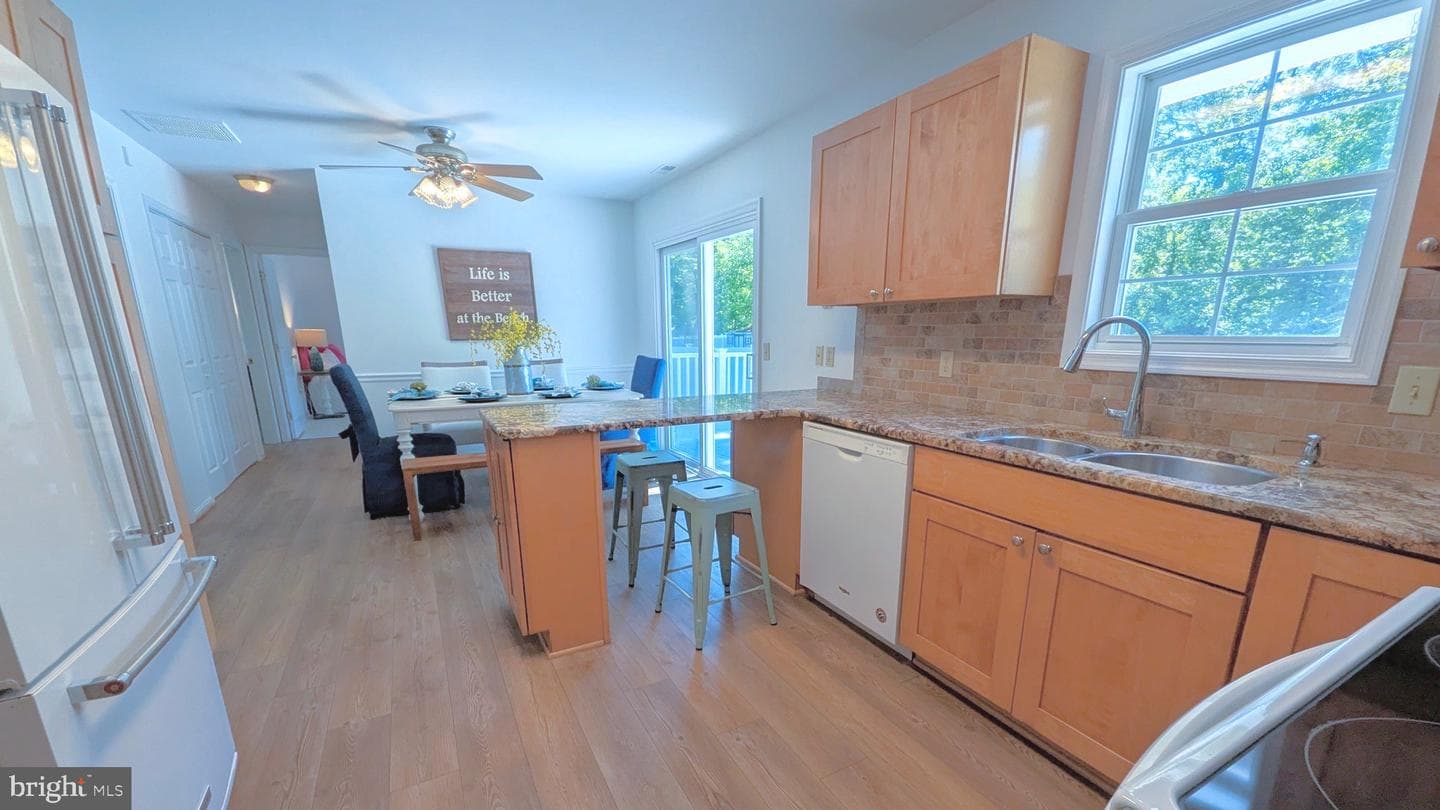 931 Petinot Place photo 10