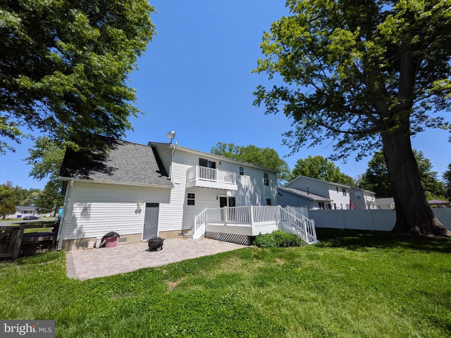 931 Petinot Place photo 24