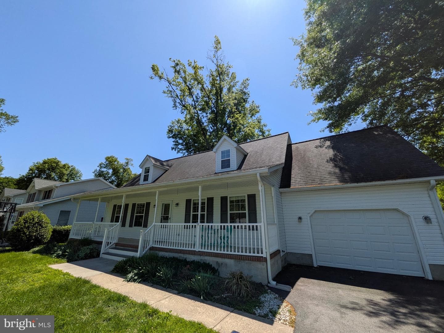 931 Petinot Place photo 28
