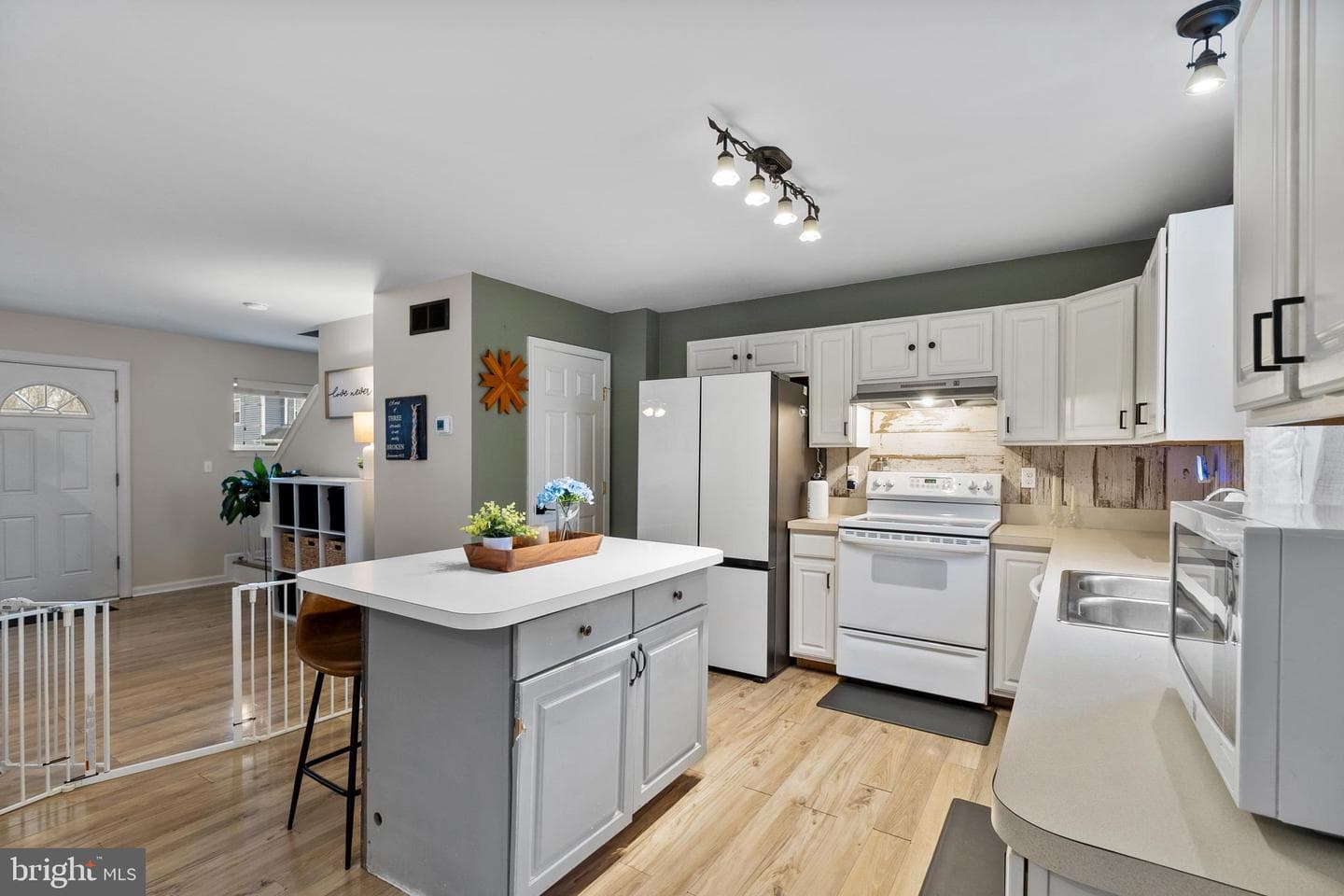 110 Holton Street photo 10